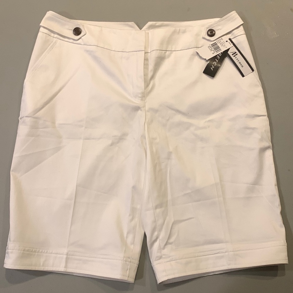 AB Studio women’s white shorts